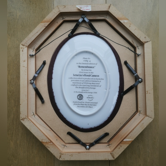 Lena Liu's Floral Cameos "Remembrance" Collectible Plate w/Wooden Frame - Picture 6 of 8